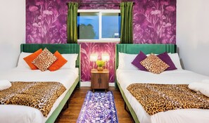 4 chambres, fer et planche à repasser, accès à Internet, literie fournie