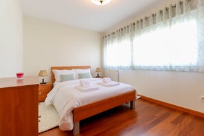 1 bedroom, iron/ironing board, travel cot, free WiFi