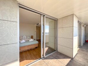 2 chambres, fer et planche à repasser, accès à Internet, literie fournie