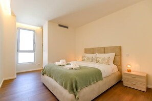 2 chambres, fer et planche à repasser, accès à Internet, literie fournie