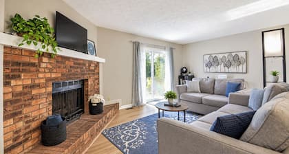 Cozy & Charming 2-bedroom, 2 bath in Central location near Cincinnati