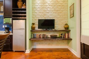 Suite Studio Deluxe, 1 très grand lit et 1 canapé-lit | Literie de qualité supérieure, couette en duvet d'oie, minibar