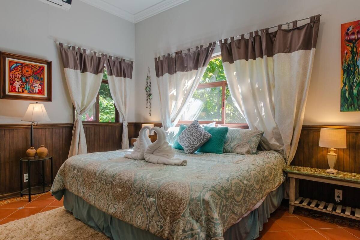 Deluxe Studio, 1 King Bed with Sofa bed, Garden View | Blackout drapes, iron/ironing board, free WiFi