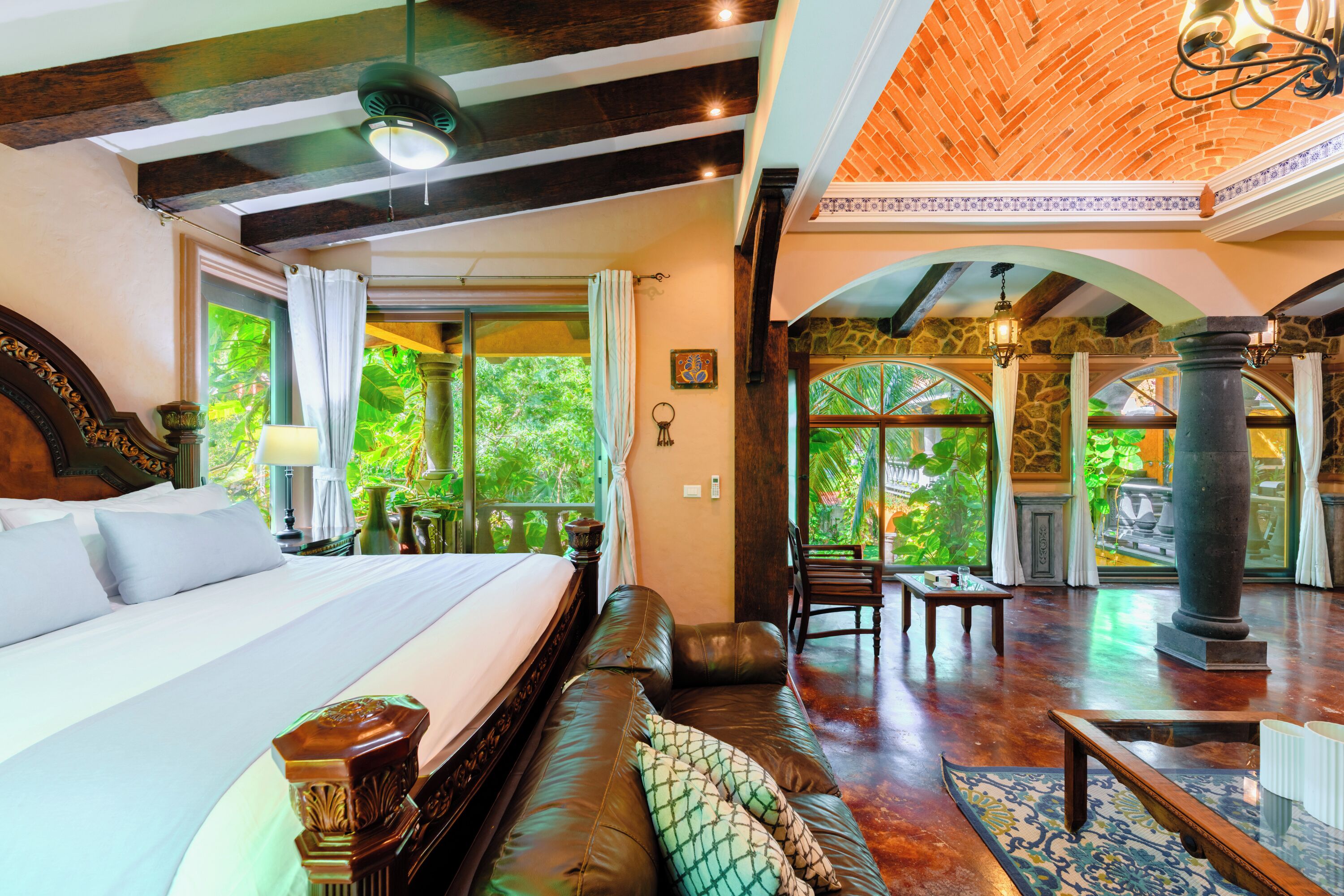 Royal Room, 1 King Bed, Ensuite, Garden View | Premium bedding, down comforters, minibar, blackout drapes