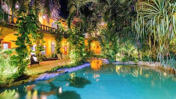 Piscine extérieure