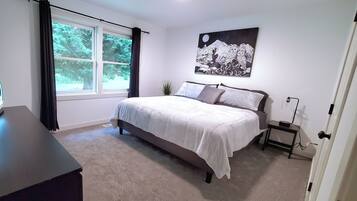 3 bedrooms, iron/ironing board, WiFi, bed sheets