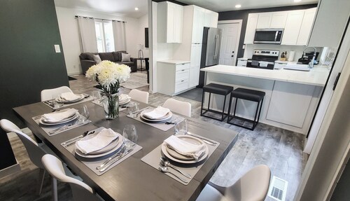 Newly remodeled home on 2 acres. Close to Mt Baker Ski Area,Bellingham & Canada!