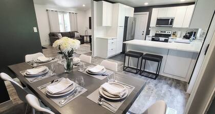 Newly remodeled home on 2 acres. Close to Mt Baker Ski Area,Bellingham & Canada!