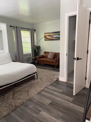 Iron/ironing board, free WiFi, bed sheets