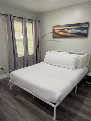 Iron/ironing board, free WiFi, bed sheets