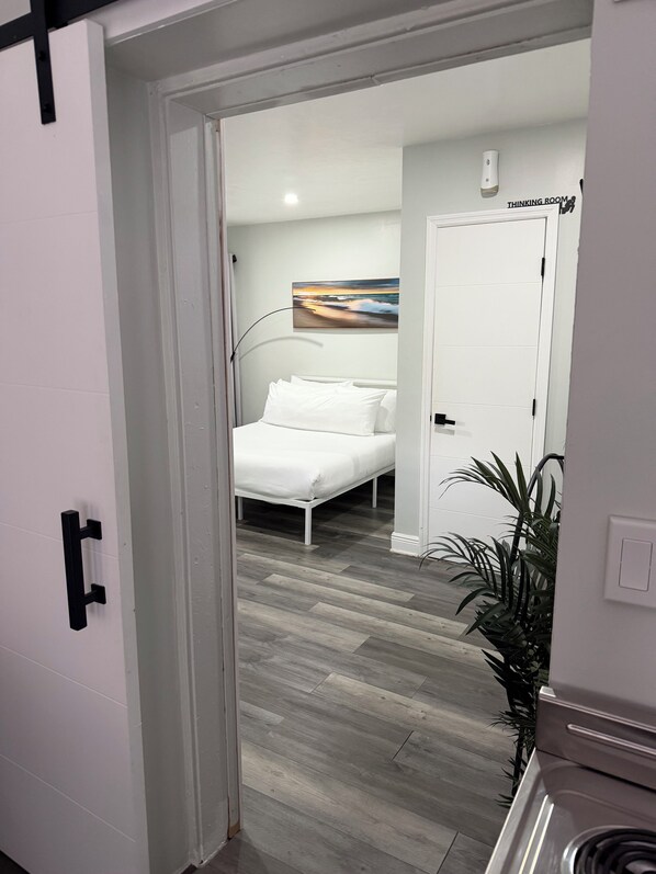 Fer et planche à repasser, Wi-Fi gratuit, draps fournis