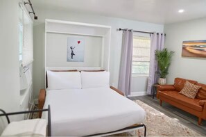 Iron/ironing board, free WiFi, bed sheets