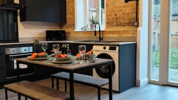 Microwave, oven