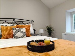 2 habitaciones, tabla de planchar con plancha, wifi y ropa de cama