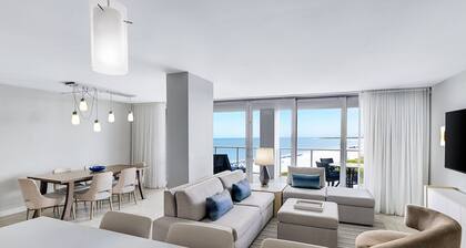 Direct Oceanfront Marriott's Crystal Shores Resort 2-Bedroom Villa Marco Island