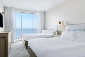 2 bedrooms, in-room safe, iron/ironing board, free WiFi