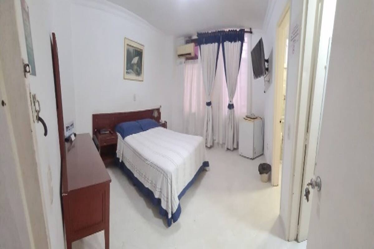 Klassieke kamer | Donsdekens, een bureau, gratis wifi, beddengoed