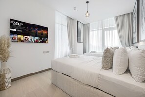 4 bedrooms, in-room safe, iron/ironing board, free WiFi