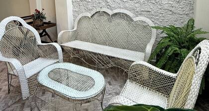 Beautiful house in the BUGANVILLAS 5 minutes from the airport and the central square.