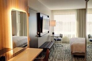 Room, 1 King Bed - Tempo By Hilton Manassas (Manassas)