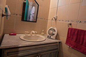 Apartment | Bathroom