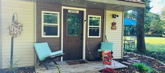 Cozy studio cabin-peaceful, private and secluded 