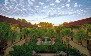 Property grounds - 2BR Deluxe Villa – Westgate Blue Tree Orlando (Lake Buena Vista)