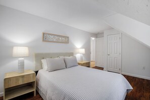 Työpöytä, ilmainen Wi-Fi, vuodevaatteet