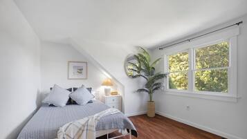 Schreibtisch, kostenloses WLAN, Bettwäsche