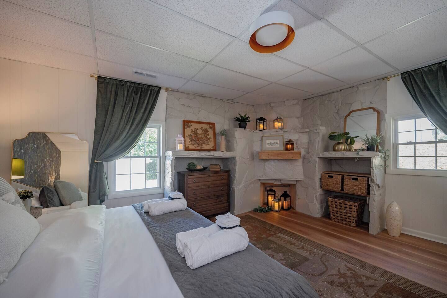 3 bedrooms, iron/ironing board, WiFi, bed sheets