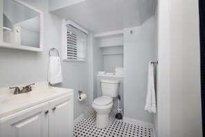 Bathroom - Charming 1BR Condo | Alamo District Hideaway – Downtown San Antonio (San Antonio)