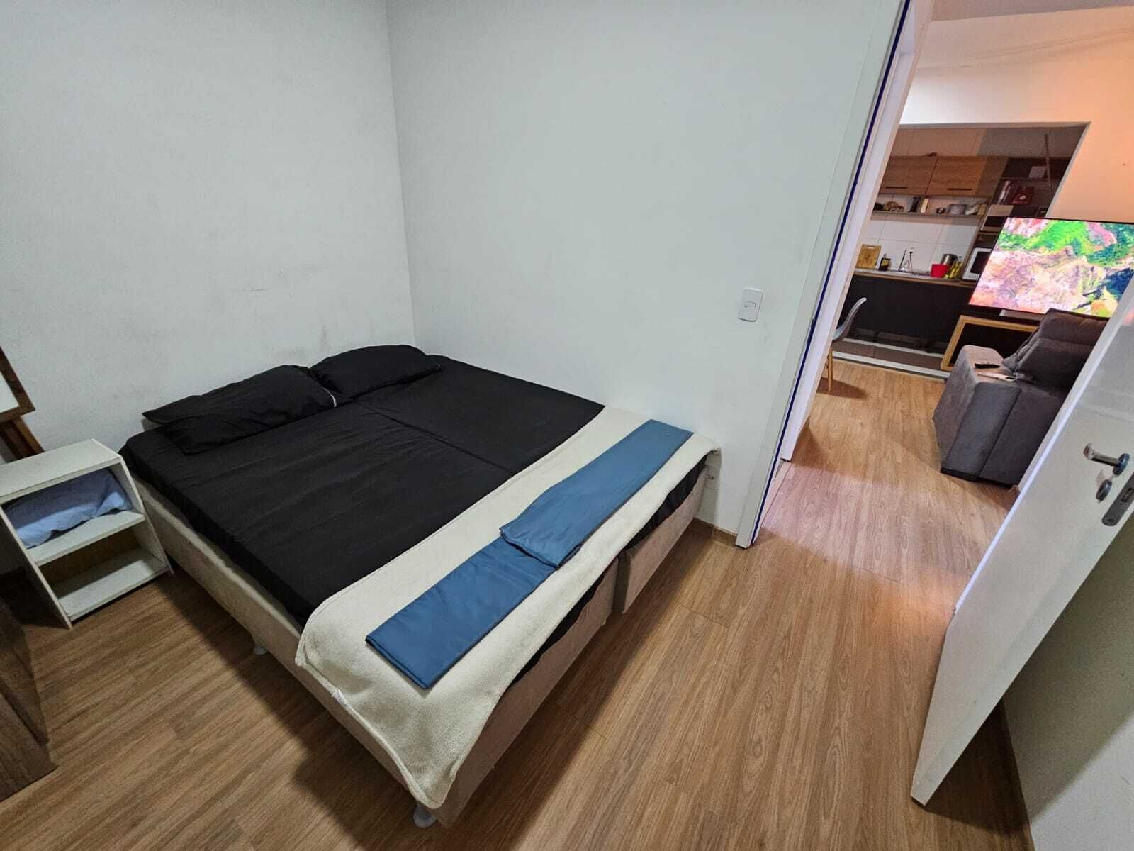 2 quartos, ferros/tábuas de passar roupa, Wi-Fi, roupa de cama