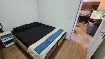2 quartos, ferros/tábuas de passar roupa, Wi-Fi, roupa de cama