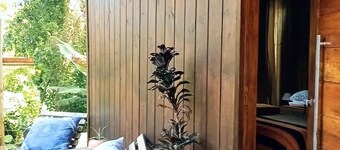 JANE | HOUSE BY THE SEA | Central and facing the sea