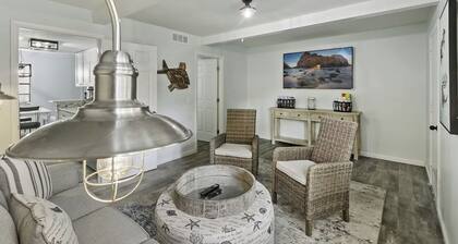 Cozy 2BR Hilton Head Townhome w/ Pool Access