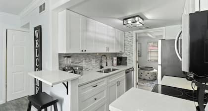 Cozy 2BR Hilton Head Townhome w/ Pool Access