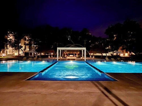 Confortable con excelentes amenidades.