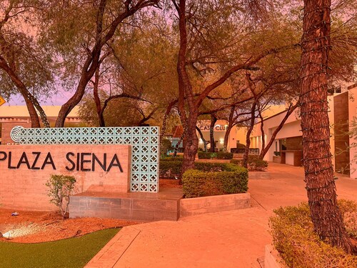 Sunset House in private property w/Alberca; 5 min Airport and Consulate