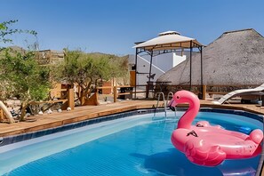 Villa básica | Alberca | Alberca al aire libre 