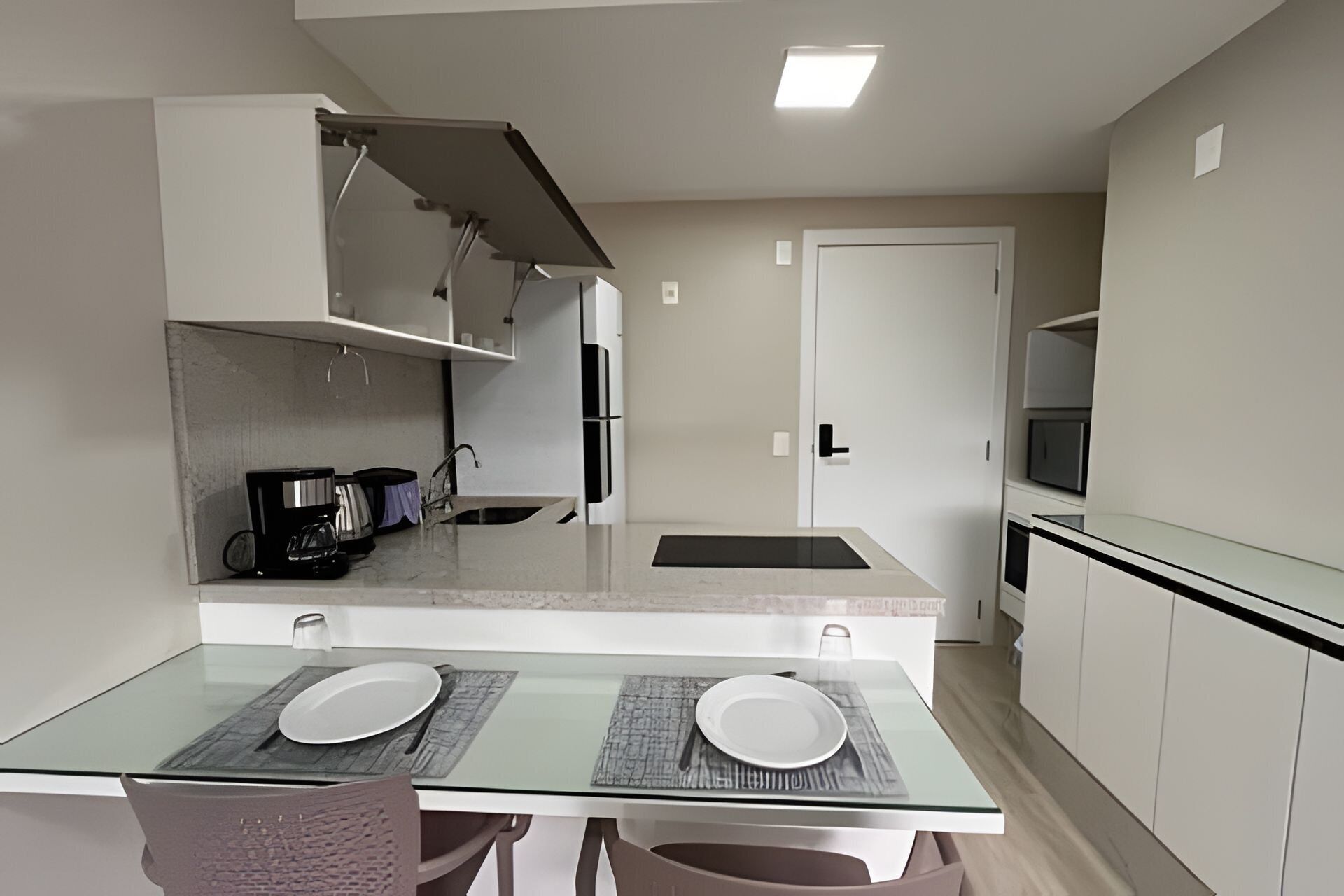 Basic Apartment | Private kitchen | Fridge, stovetop, cookware/dishes/utensils