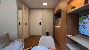 Apartment | Dining