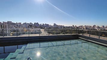 Basic Apartment | Kolam renang | Kolam renang terbuka