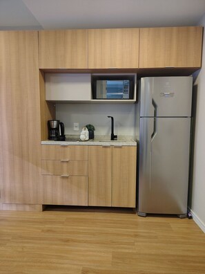 アパートメント | 専用キッチン | 冷蔵庫、コンロ、調理器具と食器