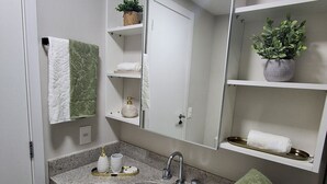 Basic Studio | Bathroom - Jp redenção  (Porto Alegre)