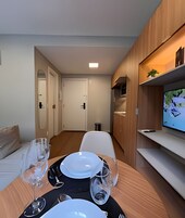 Basic Apartment | Dining