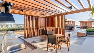 Apartment | Outdoor dining