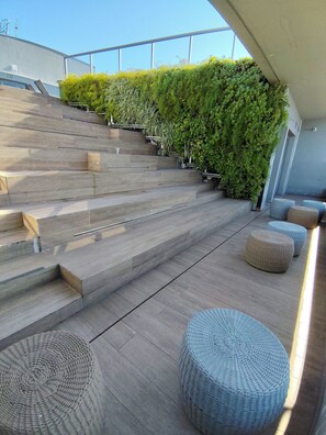 ベーシック アパートメント | 施設の敷地