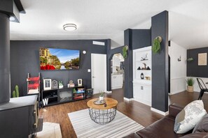 TV, fireplace