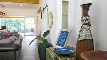 Superior Villa, 3 Bedrooms, Air conditioning | Living area