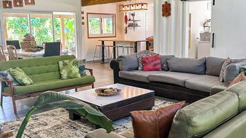 Superior Villa, 3 Bedrooms, Air conditioning | Living area